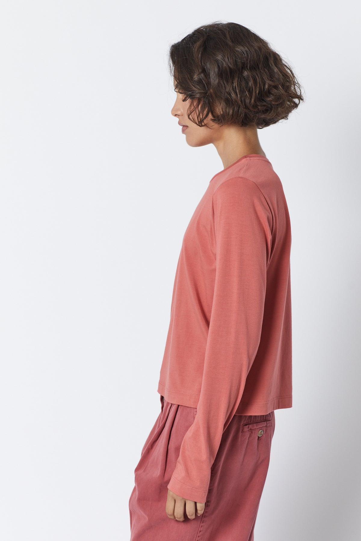 The model is wearing a Velvet by Jenny Graham soft rib knit, pink long-sleeved PACIFICA TEE top and pants.-35495909589185