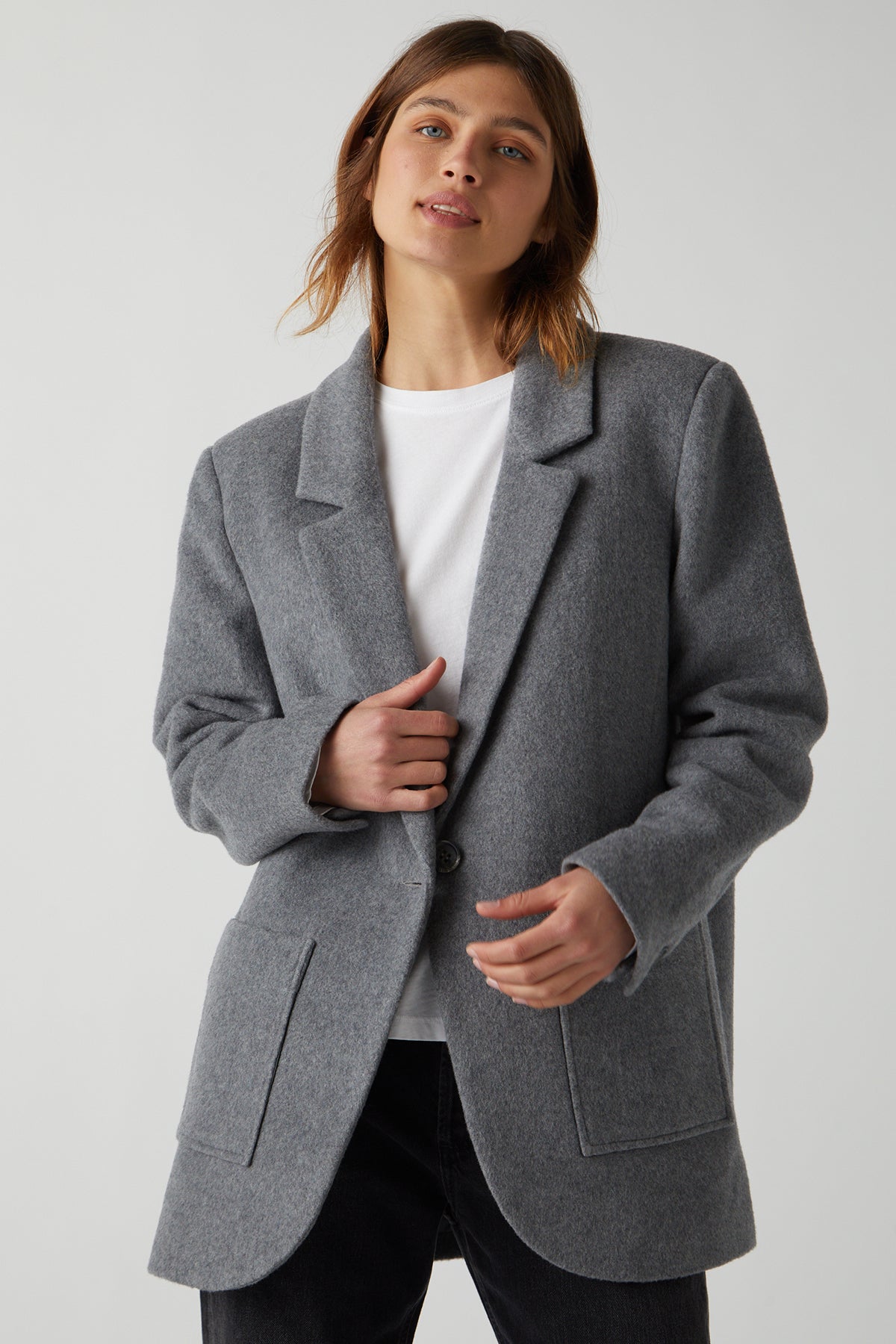 The model is wearing a grey wool ALAMOS BLAZER by Velvet by Jenny Graham.-25483350016193