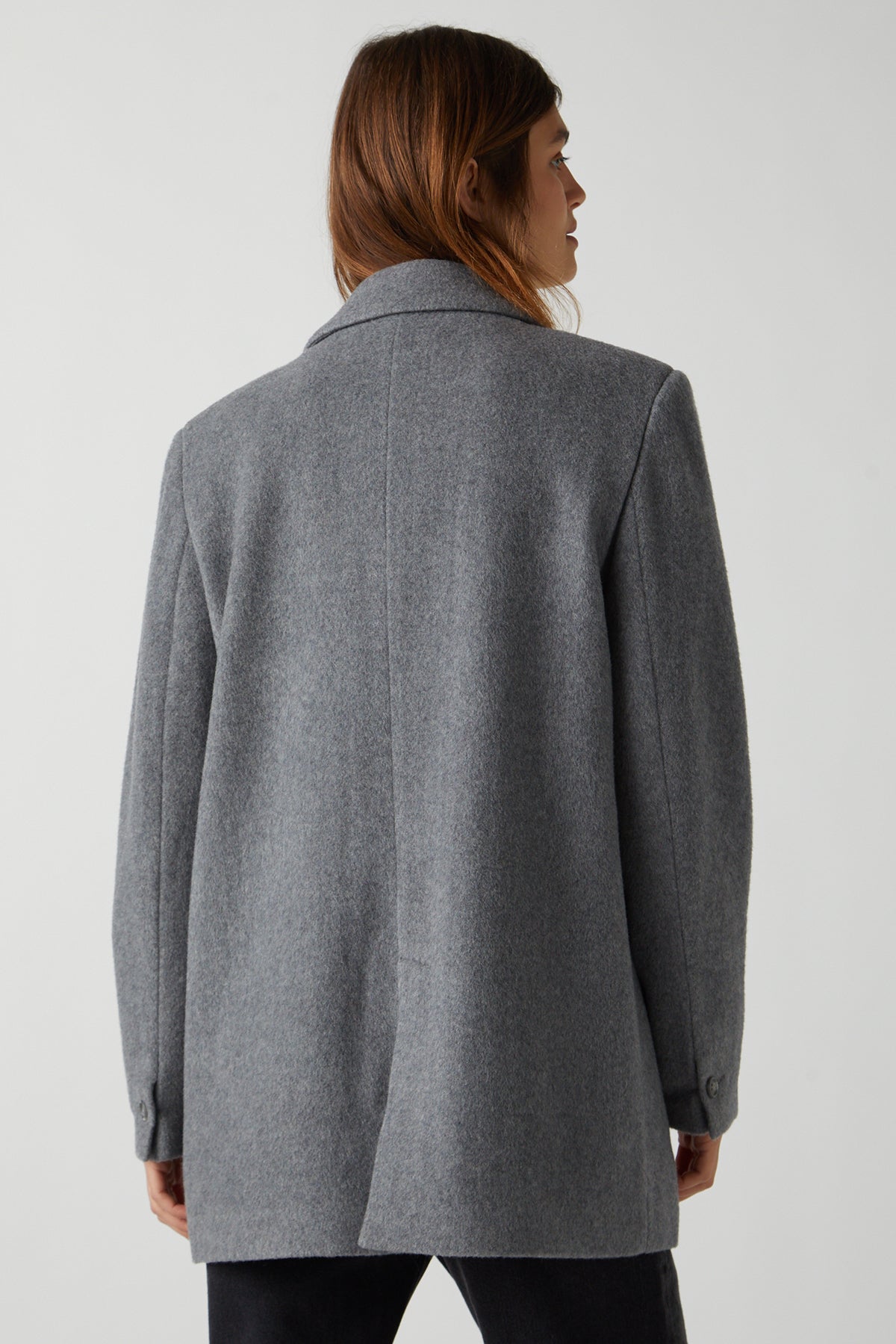 The back view of a woman wearing the Velvet by Jenny Graham ALAMOS BLAZER.-25483348771009